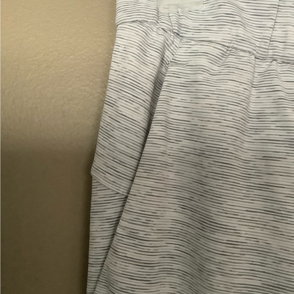 Lululemon pant” on the fly” - Picture 9 of 9